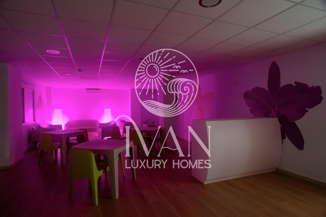 Casa Emiliaivan Luxury Homes 8ªpta Norte 1ª Linea 奥罗佩萨德尔马 外观 照片