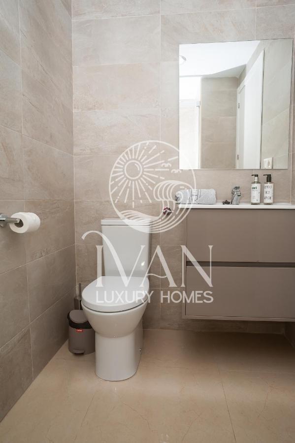 Casa Emiliaivan Luxury Homes 8ªpta Norte 1ª Linea 奥罗佩萨德尔马 外观 照片